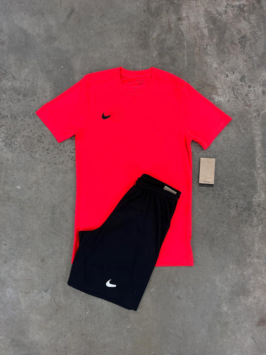 SET "Crimson & Black